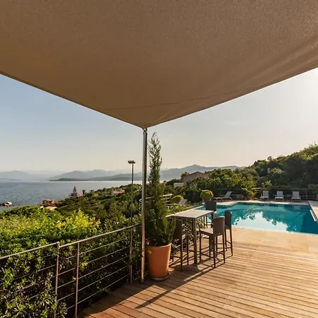 Sleeps 13 Pool Air Con Wifi Villa Verghia
