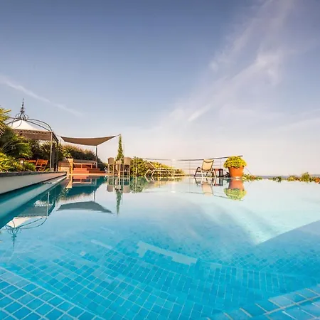 Villa Sleeps 13 Pool Air Con Wifi