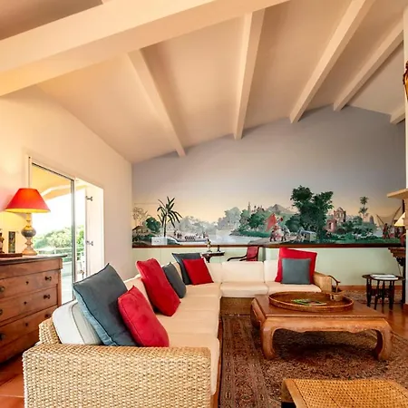 Sleeps 13 Pool Air Con Wifi *