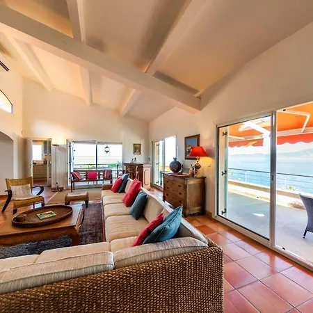 Sleeps 13 Pool Air Con Wifi * Verghia