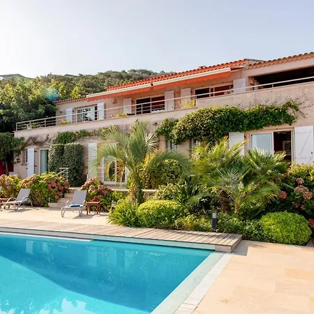 Sleeps 13 Pool Air Con Wifi